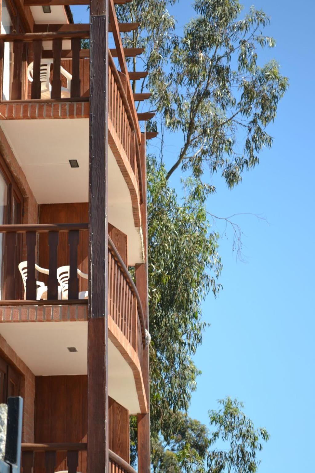 Linda Vista Apart Hotel กอนกอน ภายนอก รูปภาพ